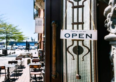 Neue Heimat Eingang und Aussenbereich